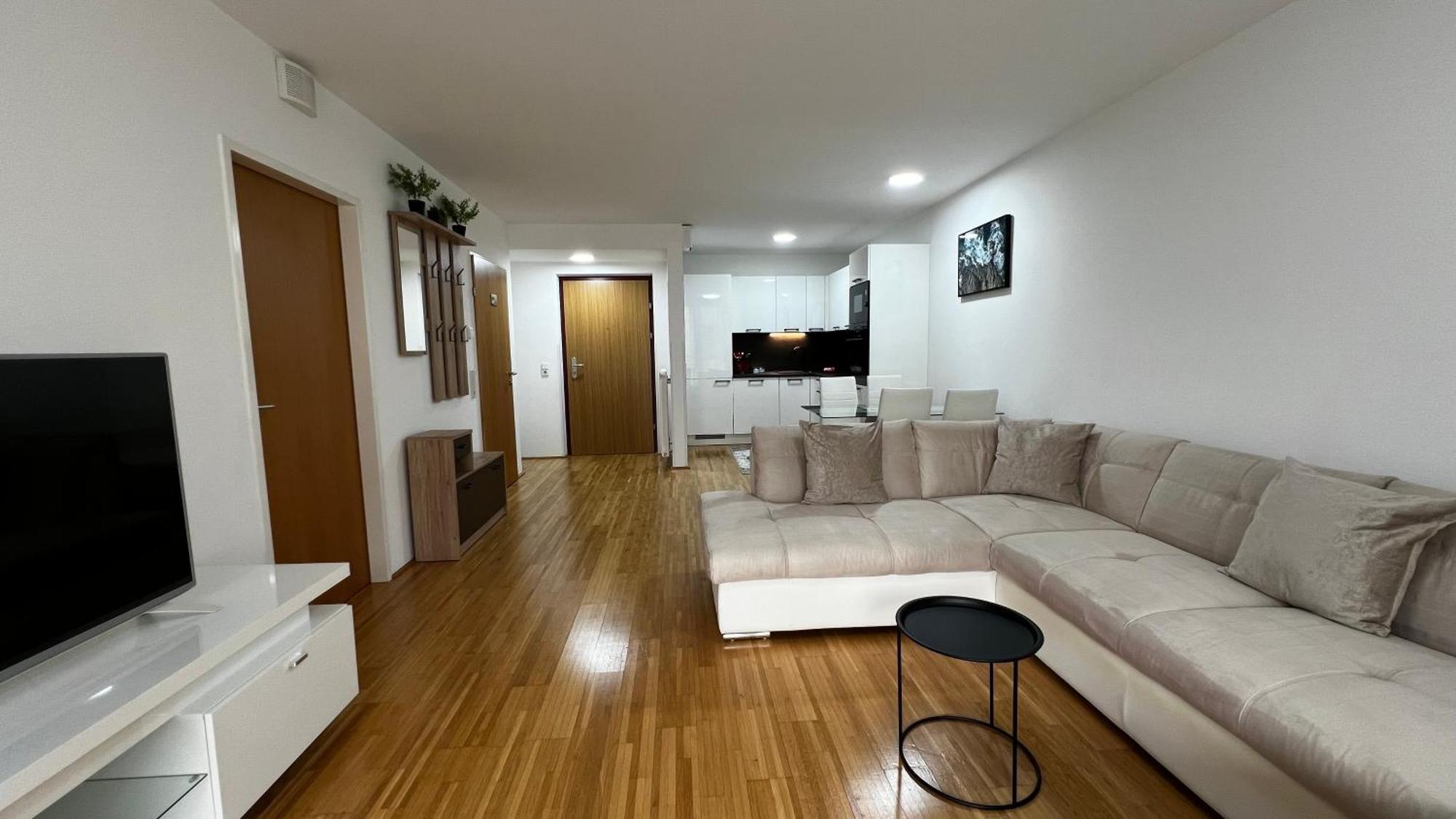 Schoene In Fuer 5 Personen Apartamento Telfs